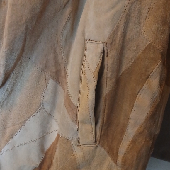 Women's Camo Leather Teddy Jacket with Hood - Picture 8 of 12